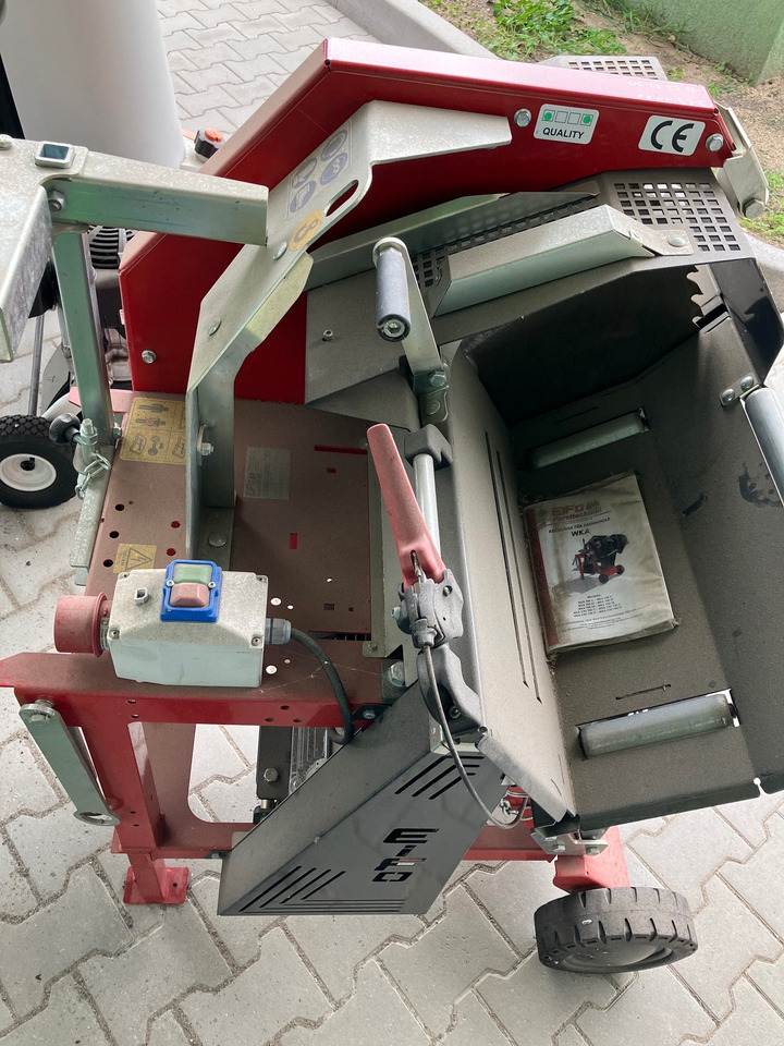 EiFo Wippkreissäge 700 E - כלי/ ציוד: תמונה 3 EiFo Wippkreissäge 700 E - כלי/ ציוד: תמונה 3