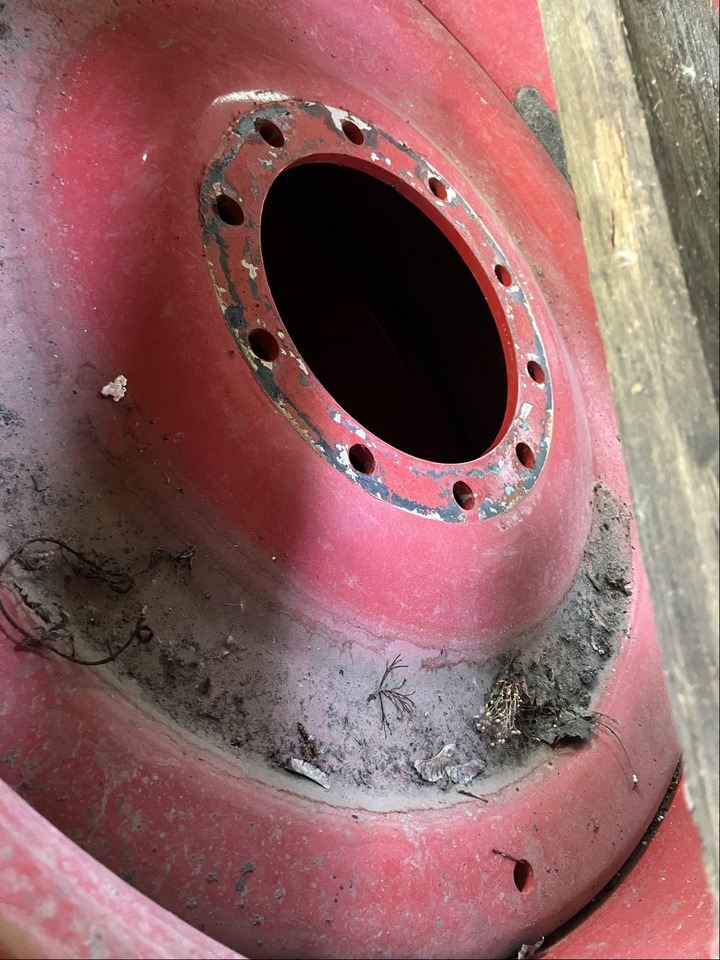 Fendt 600/70R34 710/75R42 - גלגלים וצמיגים: תמונה 2 Fendt 600/70R34 710/75R42 - גלגלים וצמיגים: תמונה 2