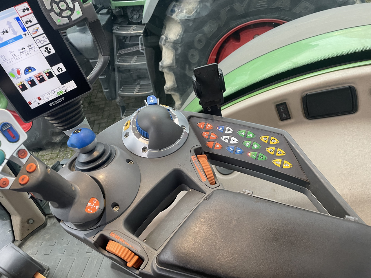 Fendt 718 Power Plus - טרקטור חקלאי: תמונה 3 Fendt 718 Power Plus - טרקטור חקלאי: תמונה 3