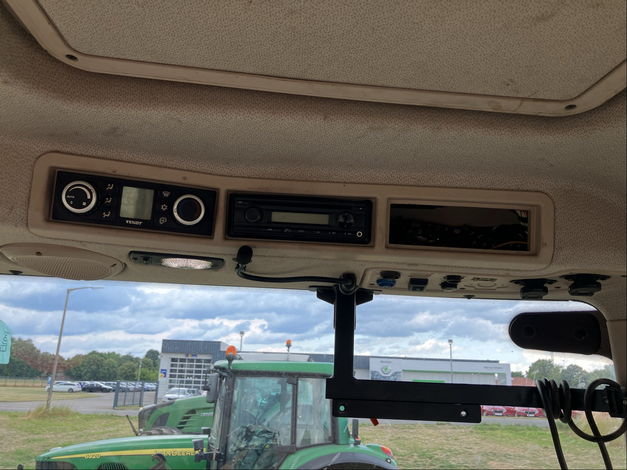 Fendt 724 Vario S4 - טרקטור חקלאי: תמונה 2 Fendt 724 Vario S4 - טרקטור חקלאי: תמונה 2