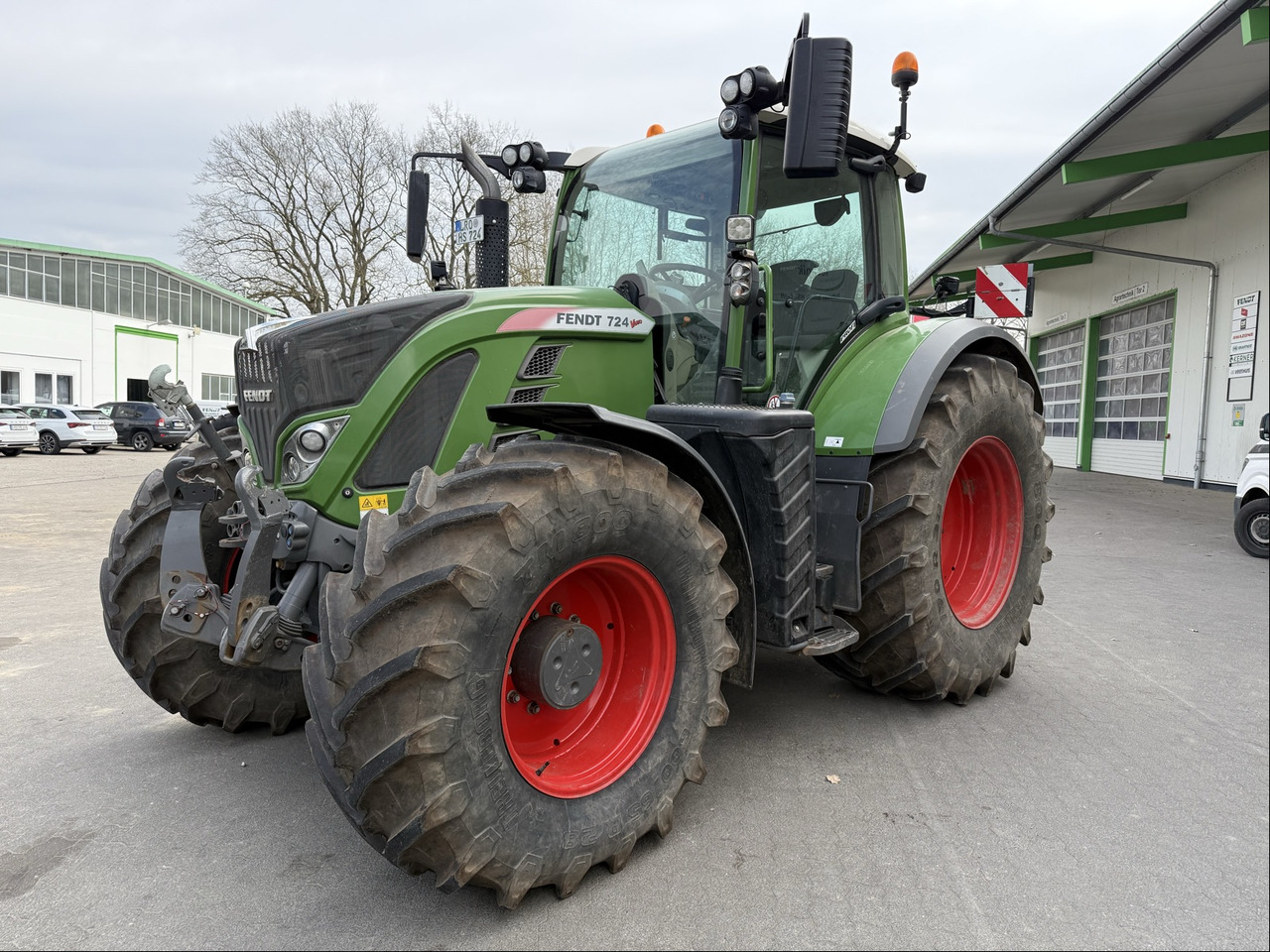 Fendt 724 Vario S4 - טרקטור חקלאי: תמונה 1 Fendt 724 Vario S4 - טרקטור חקלאי: תמונה 1