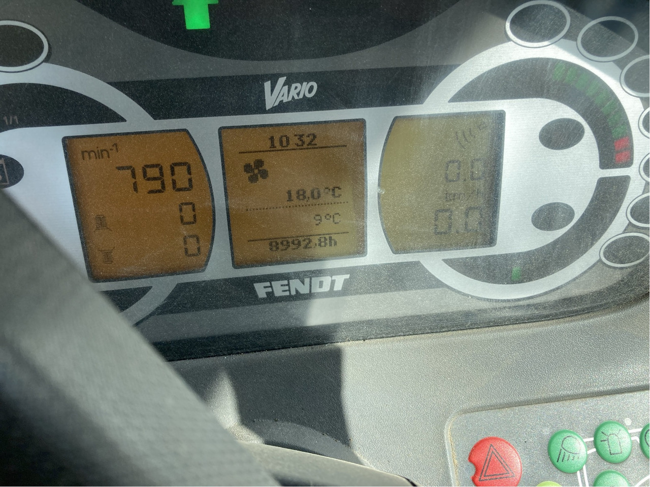 Fendt 724 Vario SCR - טרקטור חקלאי: תמונה 4 Fendt 724 Vario SCR - טרקטור חקלאי: תמונה 4