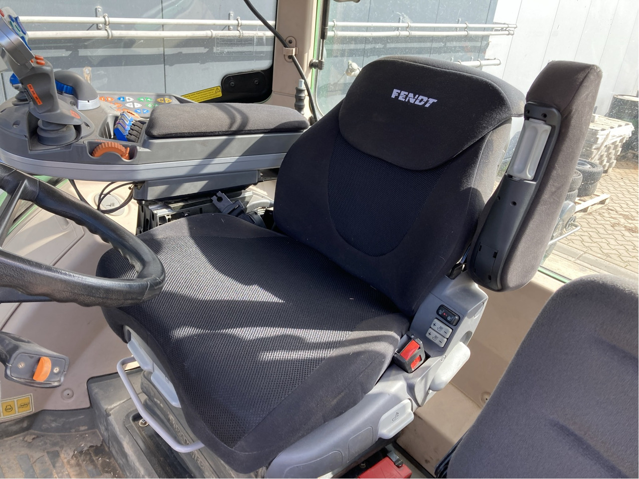 Fendt 724 Vario SCR - טרקטור חקלאי: תמונה 2 Fendt 724 Vario SCR - טרקטור חקלאי: תמונה 2