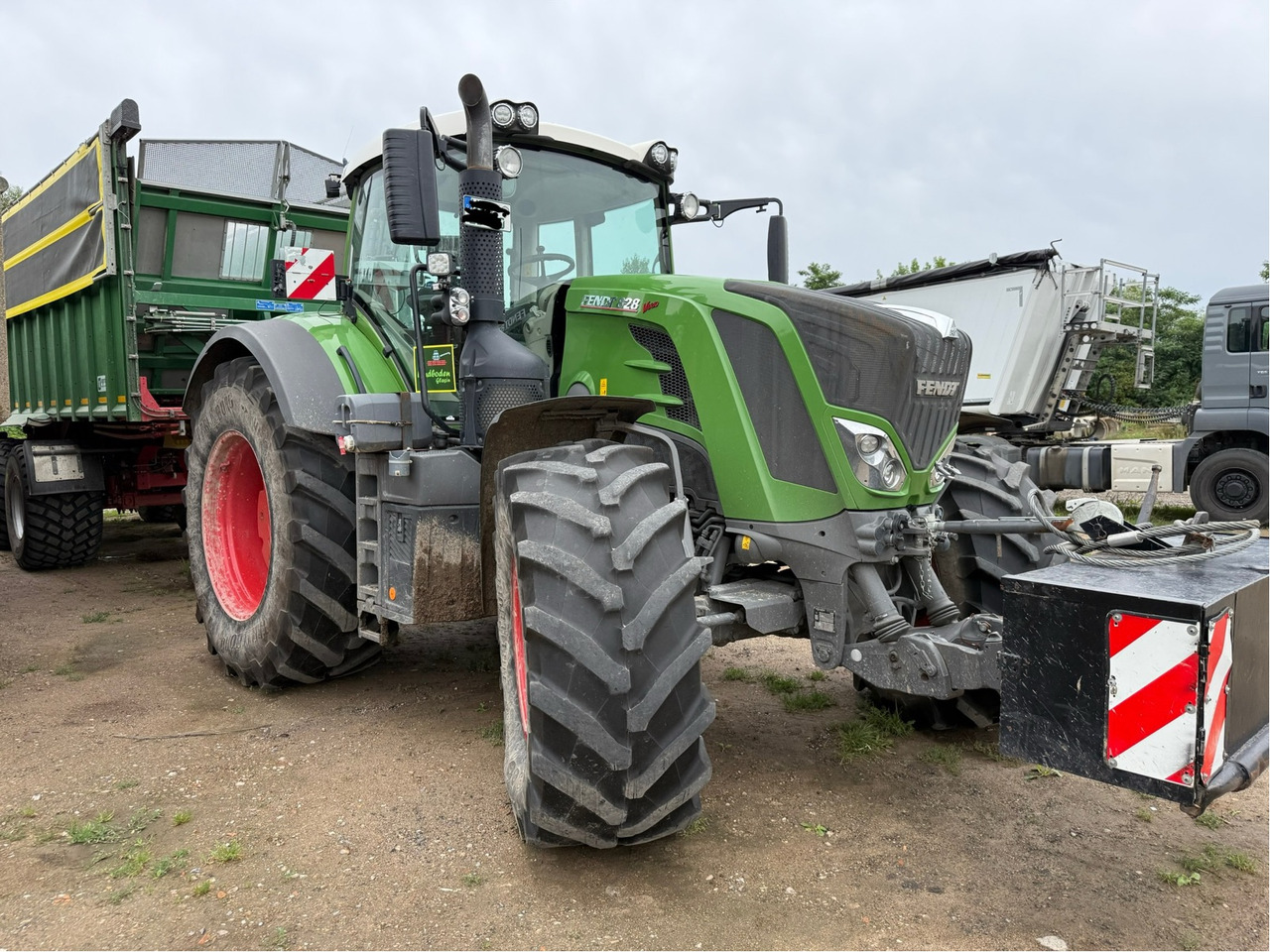 Fendt 828 Vario S4 ProfiPlus - טרקטור חקלאי: תמונה 1 Fendt 828 Vario S4 ProfiPlus - טרקטור חקלאי: תמונה 1