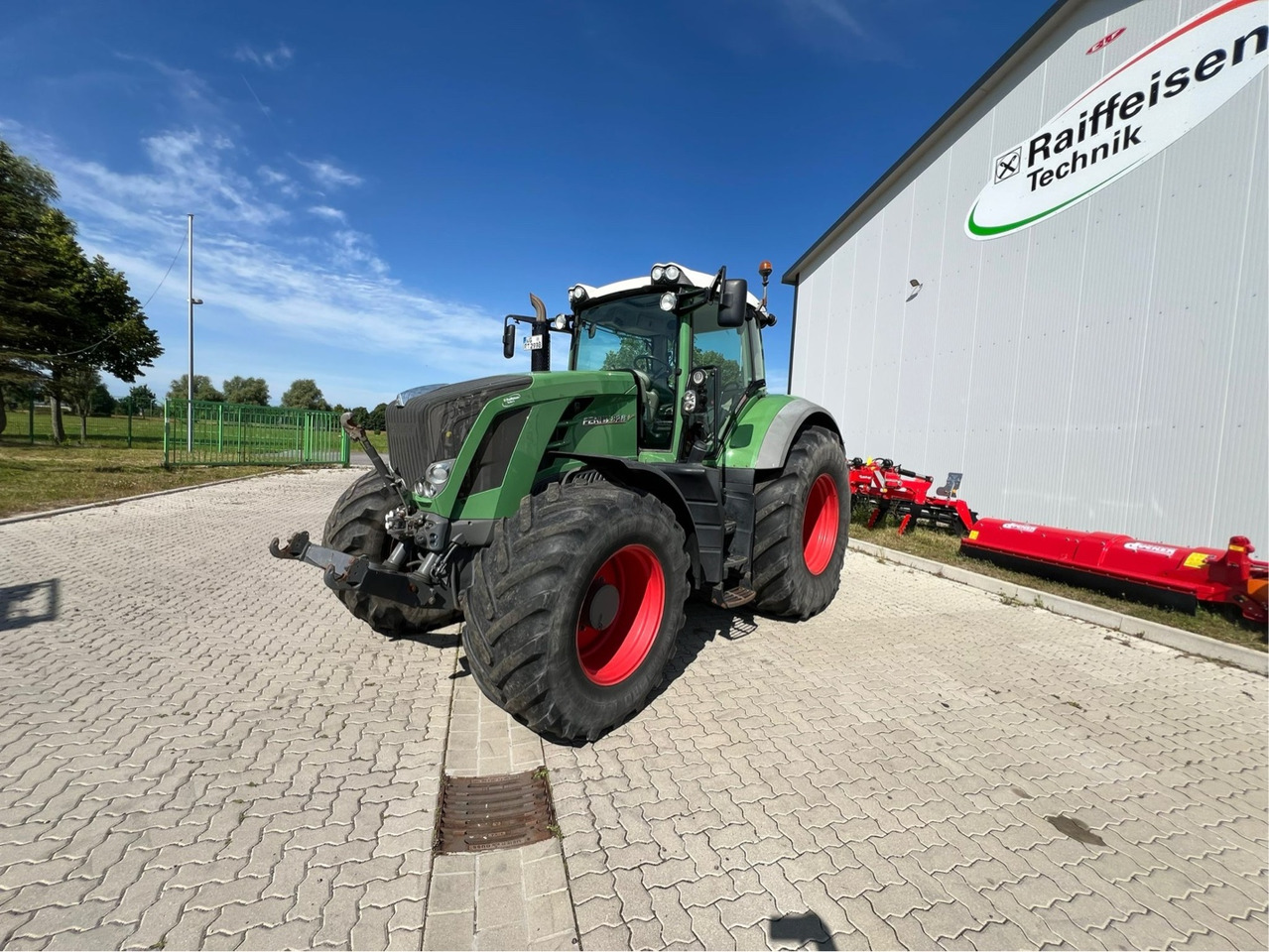 Fendt 828 Vario - טרקטור חקלאי: תמונה 1 Fendt 828 Vario - טרקטור חקלאי: תמונה 1
