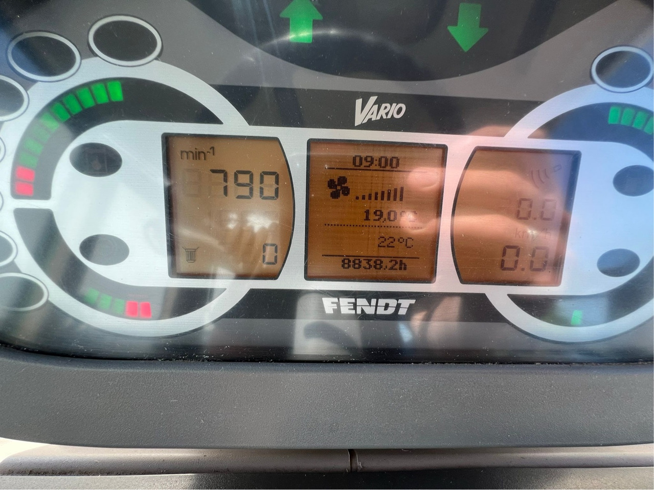 Fendt 828 Vario - טרקטור חקלאי: תמונה 2 Fendt 828 Vario - טרקטור חקלאי: תמונה 2