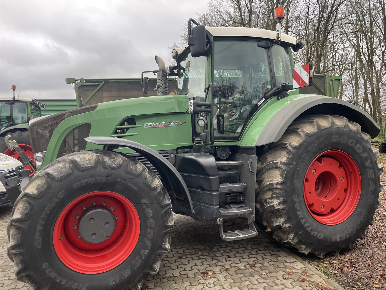 Fendt 927 Vario - טרקטור חקלאי: תמונה 1 Fendt 927 Vario - טרקטור חקלאי: תמונה 1