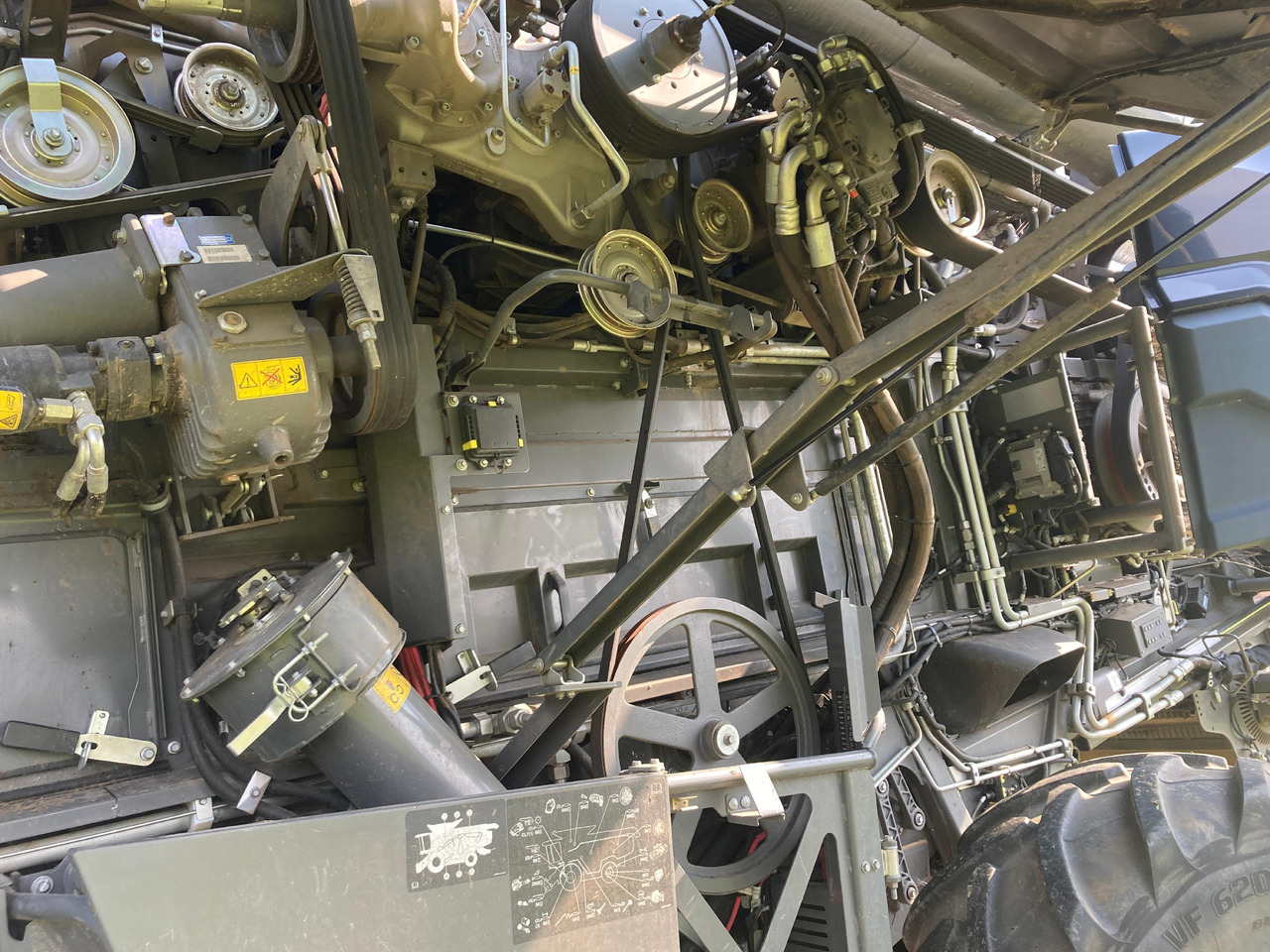 Fendt Ideal 8T - מקצרת קומבינה: תמונה 4 Fendt Ideal 8T - מקצרת קומבינה: תמונה 4