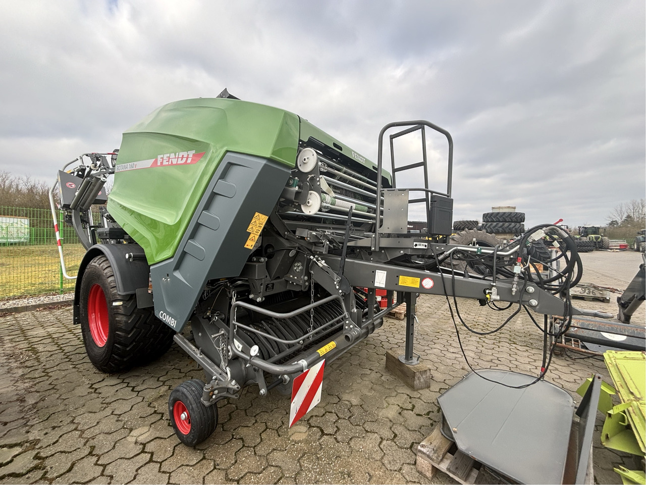 Fendt Rotana 160 V Combi - ציוד חציר ומספוא: תמונה 1 Fendt Rotana 160 V Combi - ציוד חציר ומספוא: תמונה 1