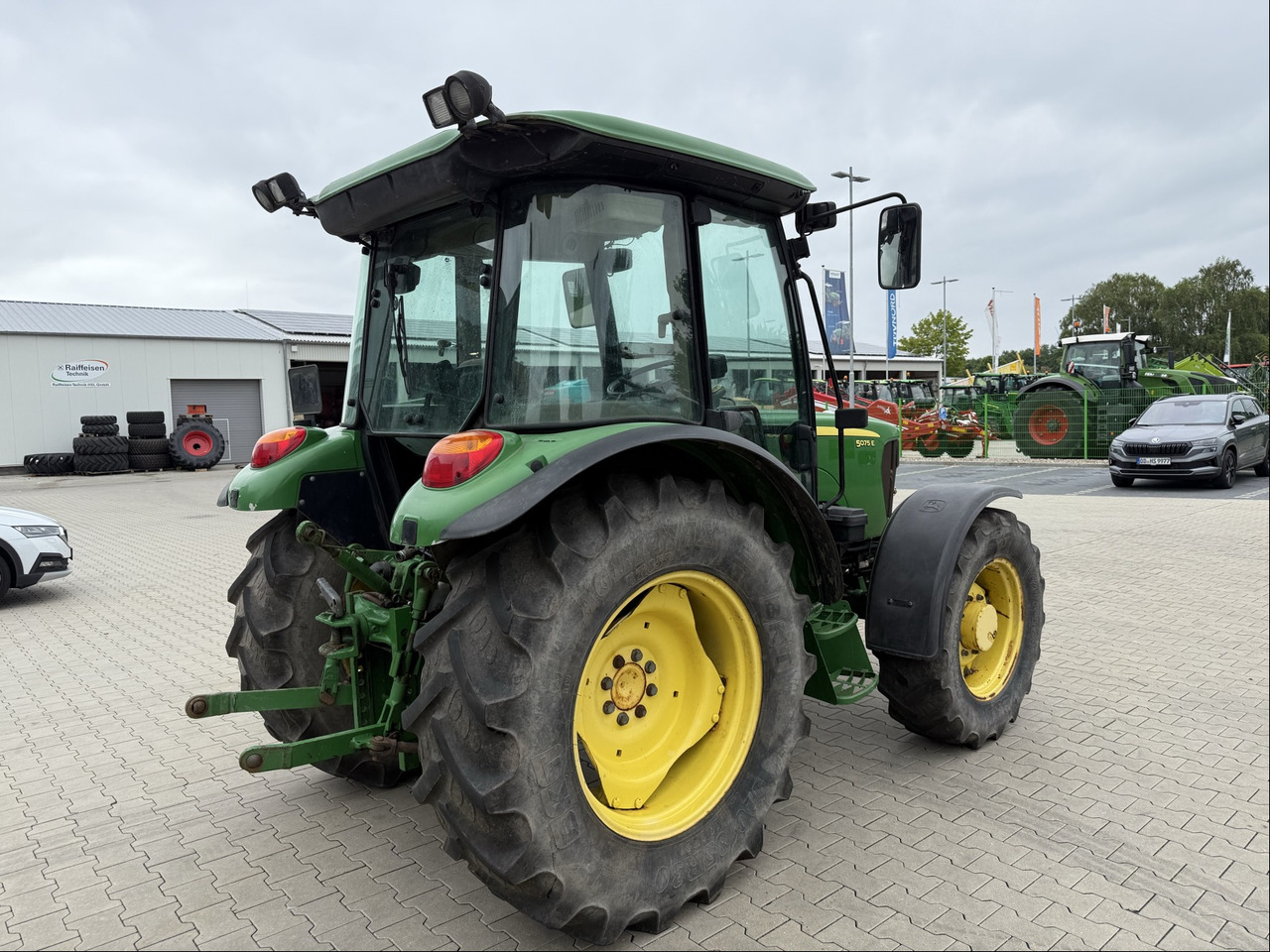 טרקטור חקלאי John Deere 5075E: תמונה 8