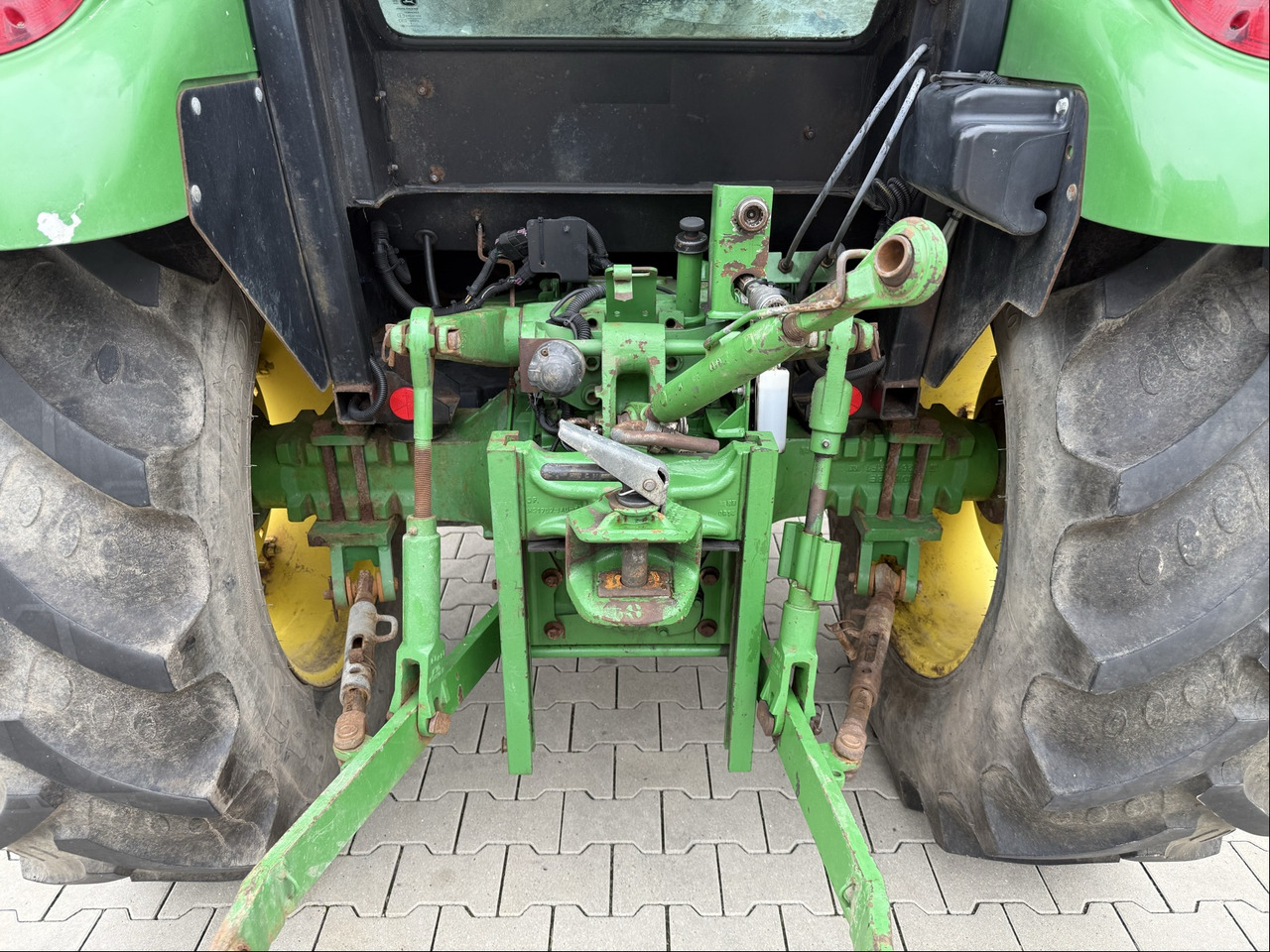 טרקטור חקלאי John Deere 5075E: תמונה 6