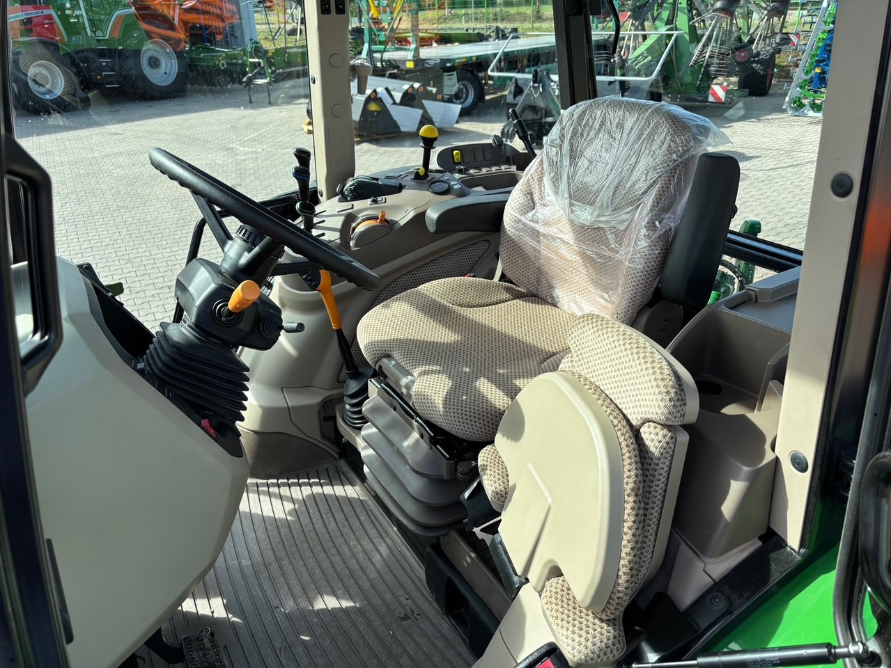 John Deere 5090 M - טרקטור חקלאי: תמונה 4 John Deere 5090 M - טרקטור חקלאי: תמונה 4