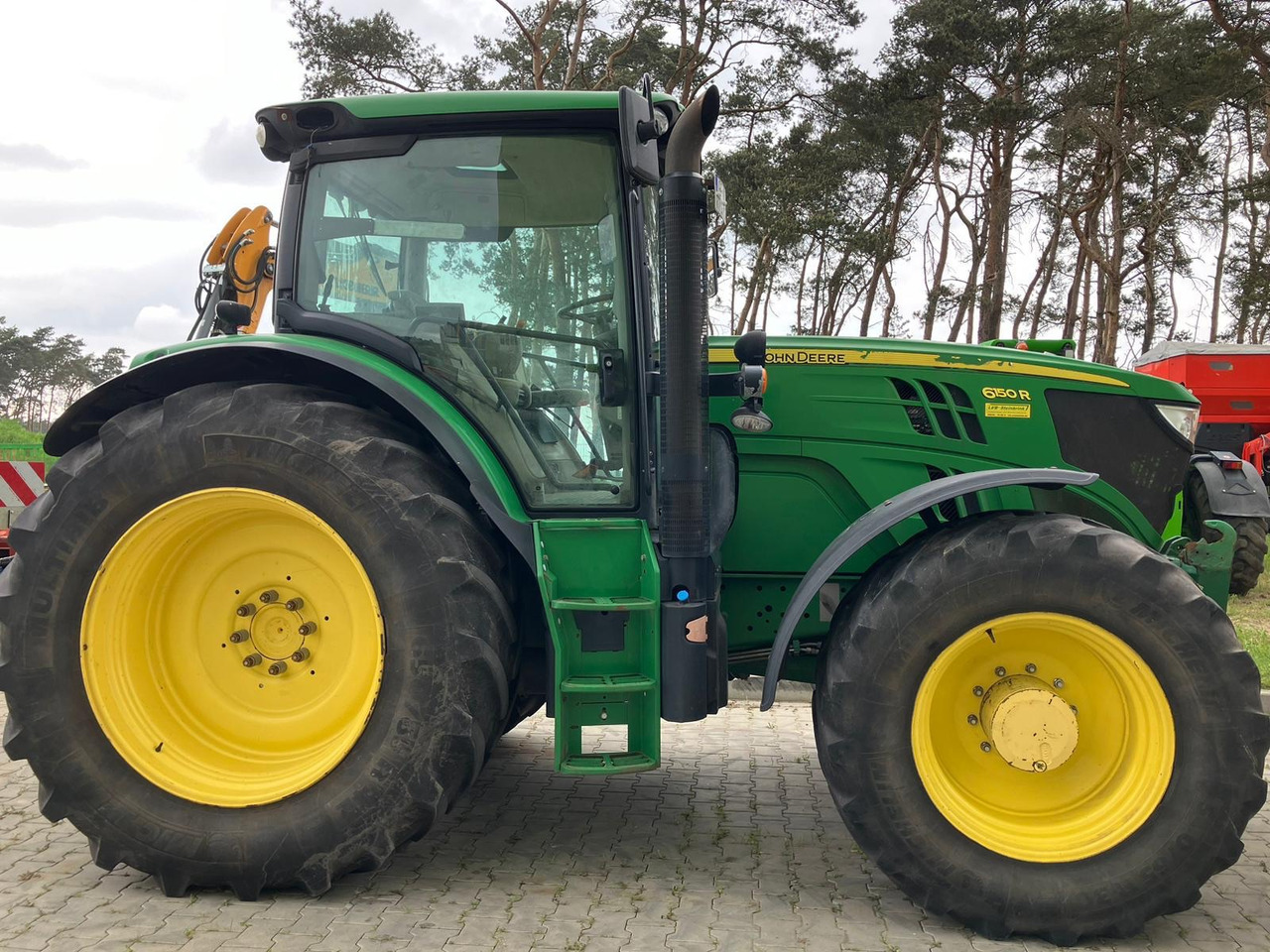 John Deere 6150R - טרקטור חקלאי: תמונה 1 John Deere 6150R - טרקטור חקלאי: תמונה 1