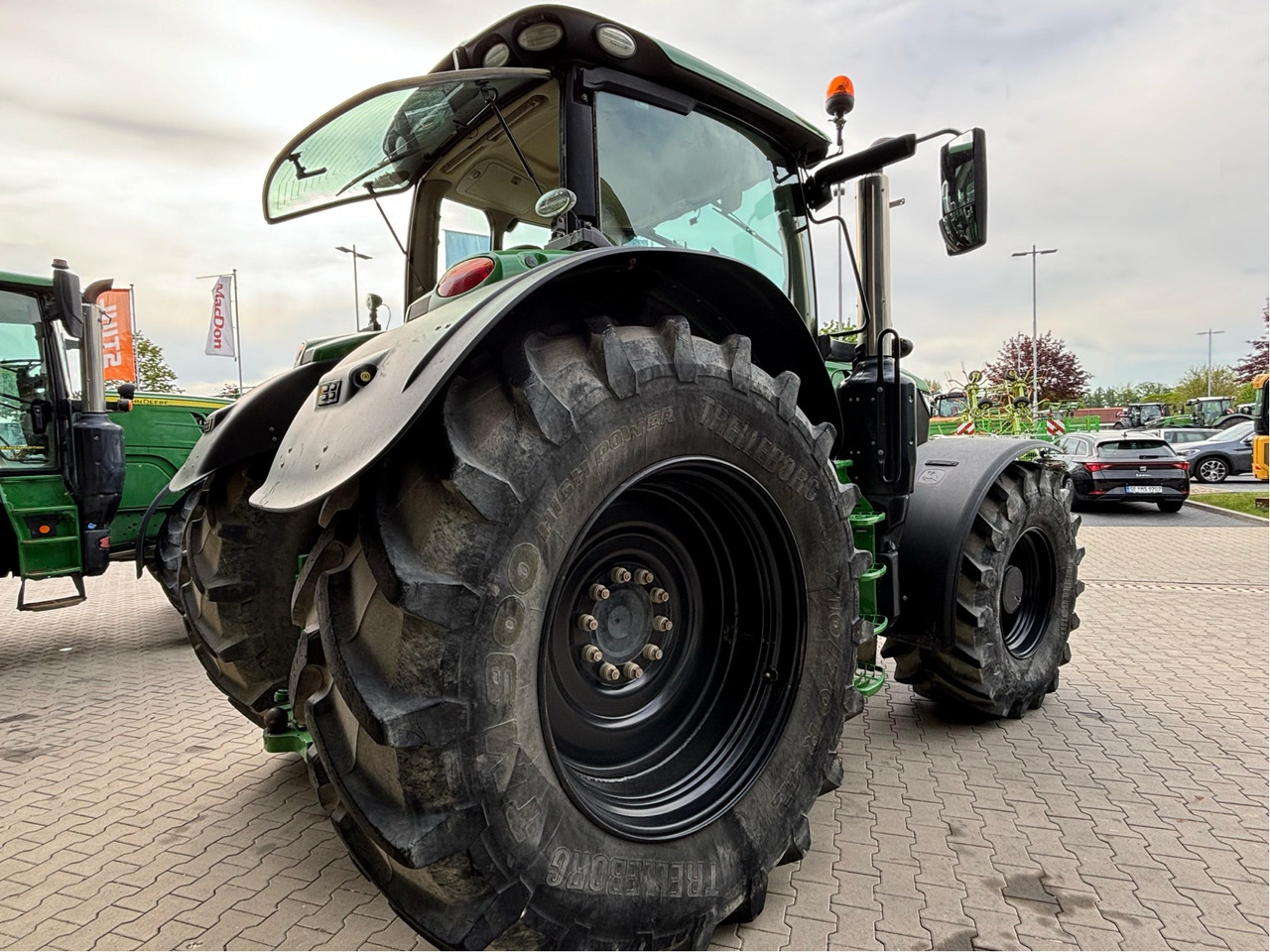 John Deere 6215 R - טרקטור חקלאי: תמונה 5 John Deere 6215 R - טרקטור חקלאי: תמונה 5