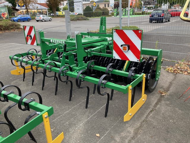 Kerner Frontpacker FP 300 - רולר חקלאי: תמונה 1 Kerner Frontpacker FP 300 - רולר חקלאי: תמונה 1