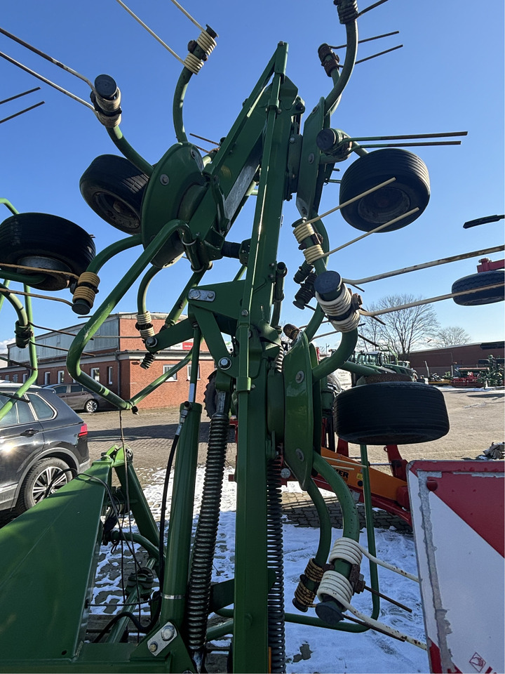 Krone Heuwender KW 882 - גורף/ מגרפה: תמונה 3 Krone Heuwender KW 882 - גורף/ מגרפה: תמונה 3