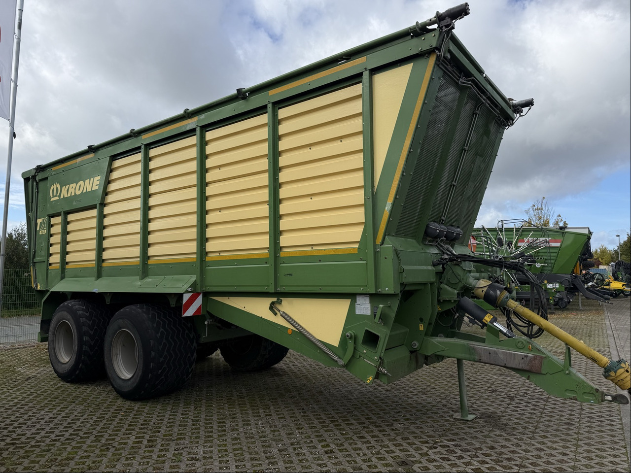 Krone TX 460 - קרון נגרר חקלאי: תמונה 1 Krone TX 460 - קרון נגרר חקלאי: תמונה 1