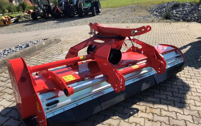 Kuhn BPR 280 PRO - Hammerschlegel - מכסחת תבואה: תמונה 1 Kuhn BPR 280 PRO - Hammerschlegel - מכסחת תבואה: תמונה 1