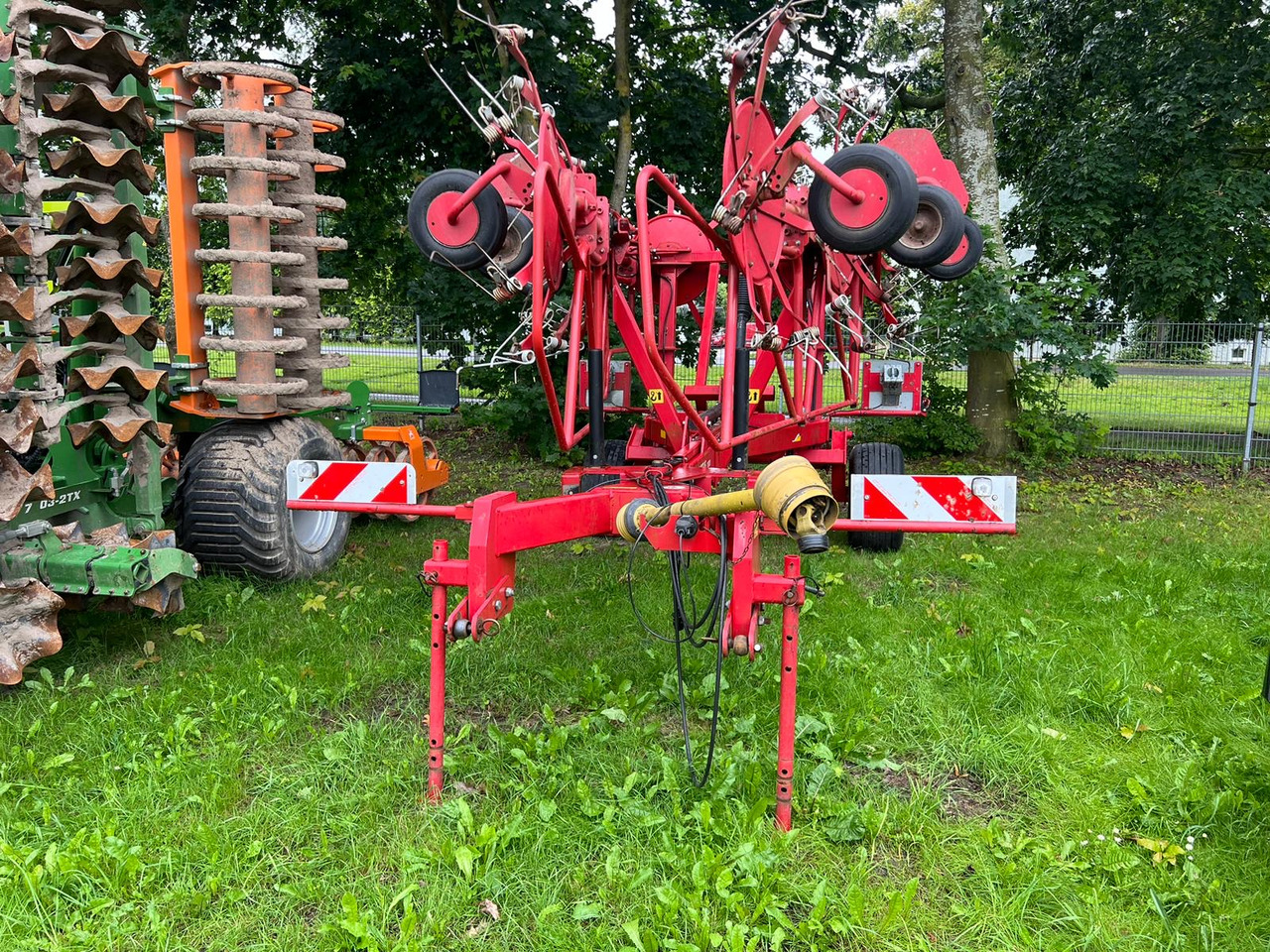 Lely Heuwender 1020 T - גורף/ מגרפה: תמונה 1 Lely Heuwender 1020 T - גורף/ מגרפה: תמונה 1
