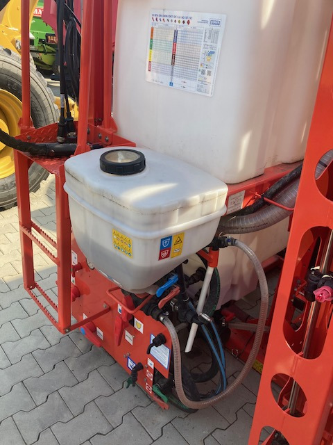 Maschio TEMPO 1201 Bravo - מרסס מותקן על טרקטור: תמונה 5 Maschio TEMPO 1201 Bravo - מרסס מותקן על טרקטור: תמונה 5