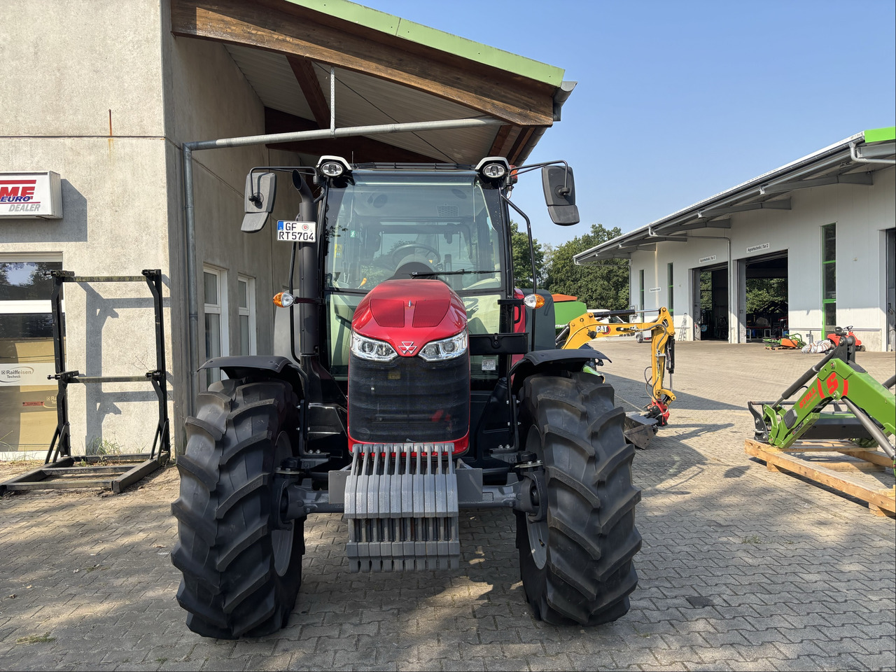 Massey Ferguson 5712M 4WD Cab Essential - טרקטור חקלאי: תמונה 5 Massey Ferguson 5712M 4WD Cab Essential - טרקטור חקלאי: תמונה 5