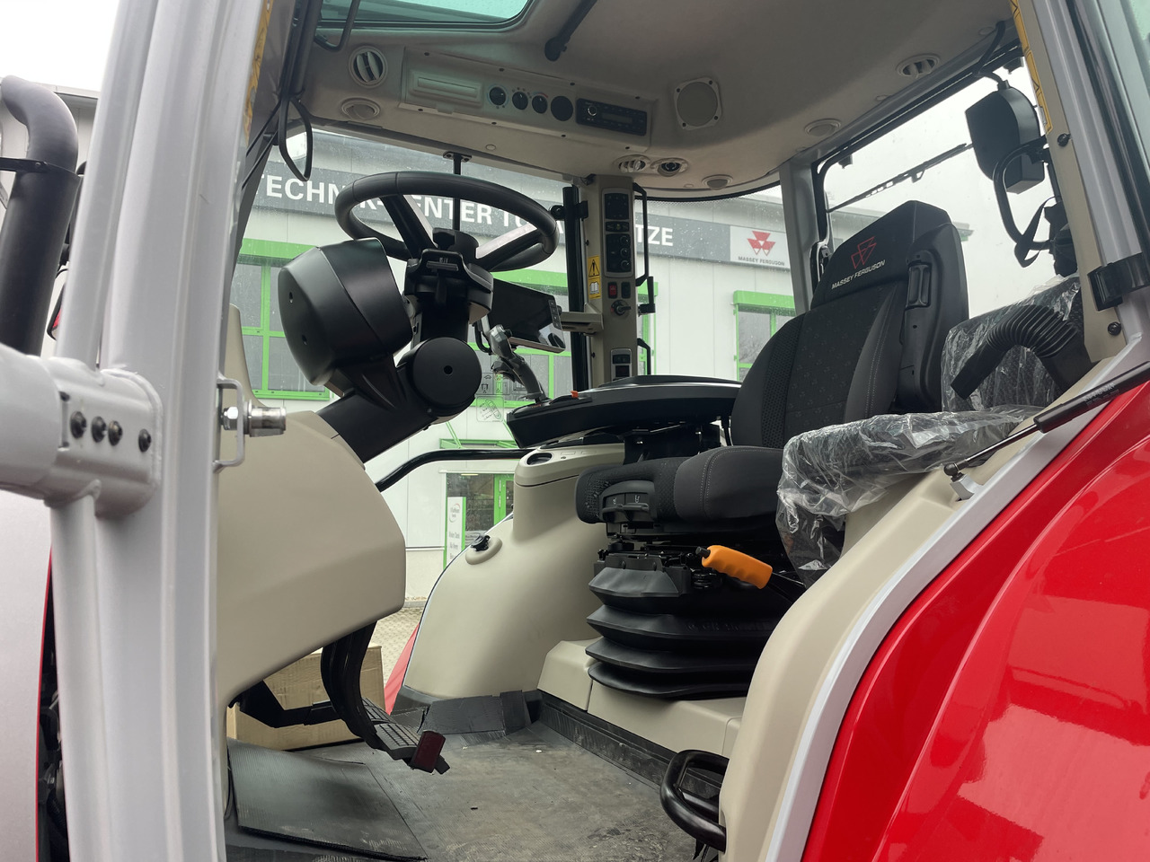 Massey Ferguson 7S.210 Dyna-VT EXCLUS - טרקטור חקלאי: תמונה 4 Massey Ferguson 7S.210 Dyna-VT EXCLUS - טרקטור חקלאי: תמונה 4