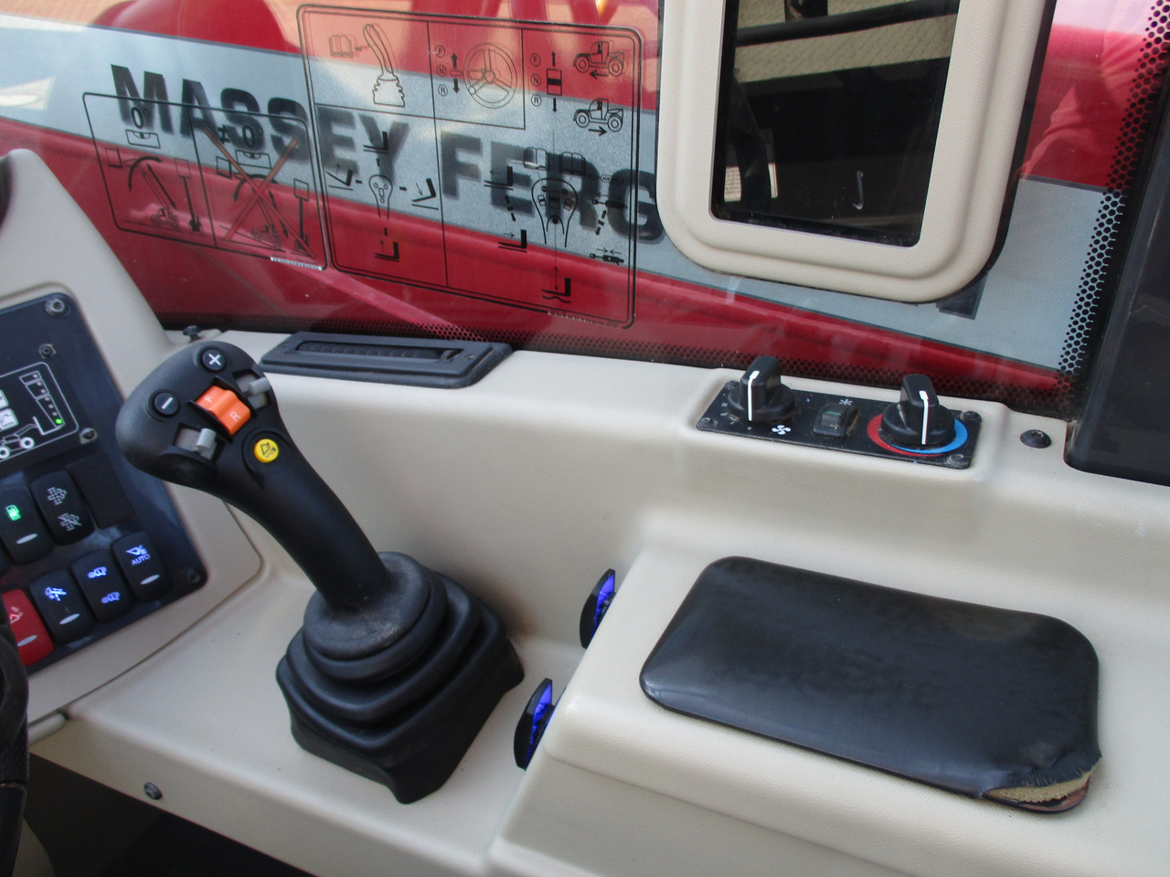 Massey Ferguson TH 7038 T4f - מעמיס: תמונה 5 Massey Ferguson TH 7038 T4f - מעמיס: תמונה 5