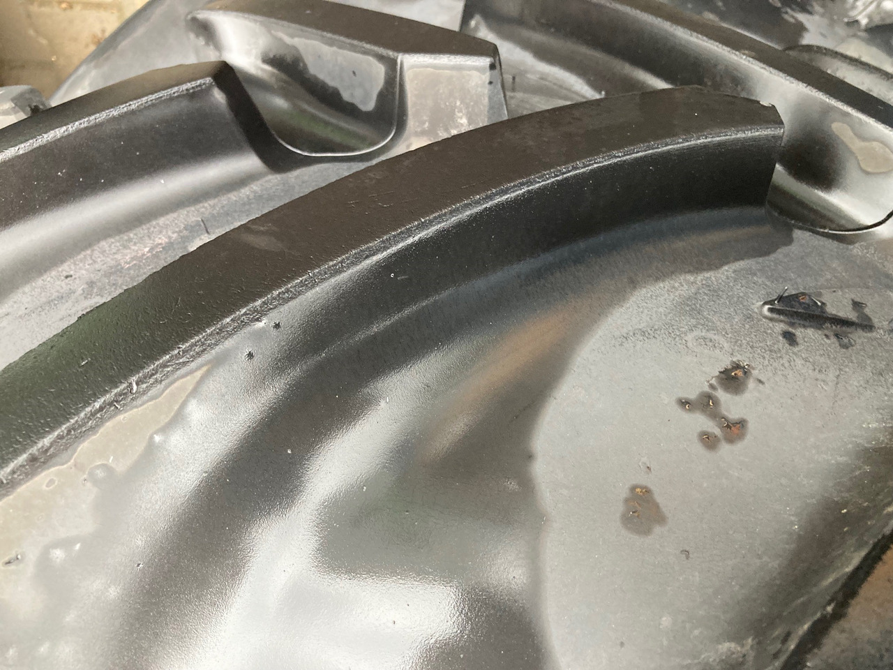 Michelin 480/60R28 - גלגלים וצמיגים: תמונה 2 Michelin 480/60R28 - גלגלים וצמיגים: תמונה 2