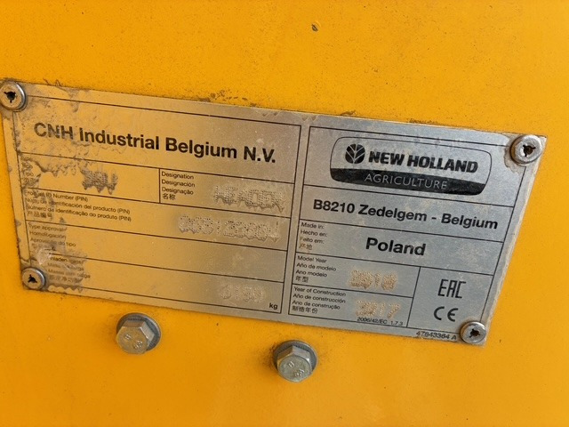 New Holland CR 9090 - מקצרת קומבינה: תמונה 2 New Holland CR 9090 - מקצרת קומבינה: תמונה 2