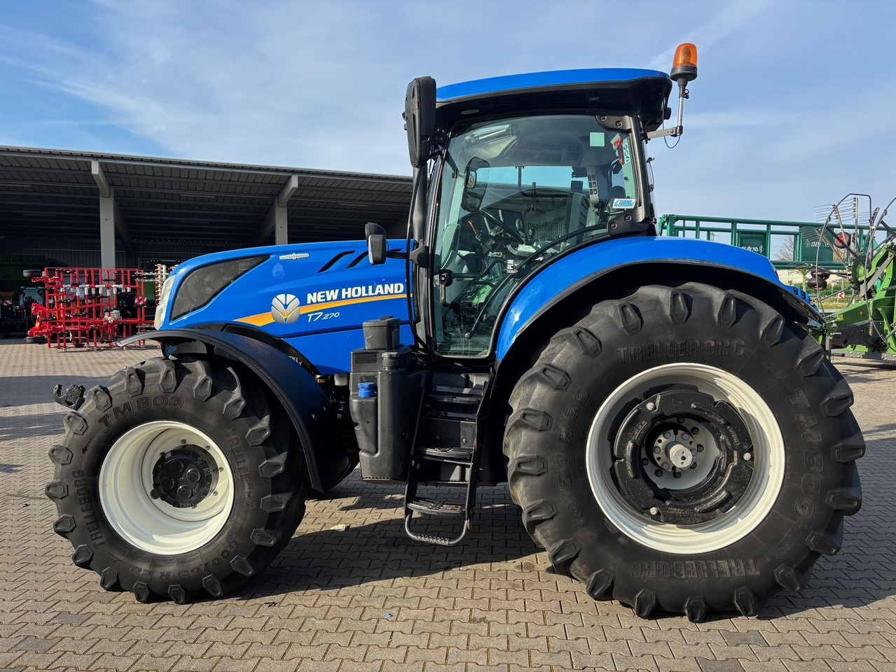 New Holland T 7.270 AC - טרקטור חקלאי: תמונה 1 New Holland T 7.270 AC - טרקטור חקלאי: תמונה 1