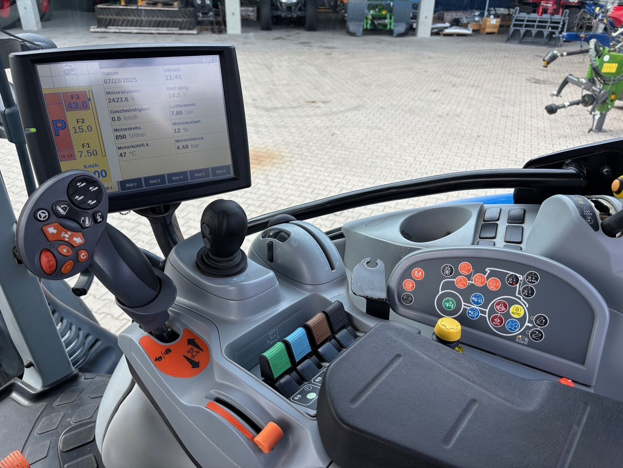 New Holland T6.140 Auto Command - טרקטור חקלאי: תמונה 3 New Holland T6.140 Auto Command - טרקטור חקלאי: תמונה 3