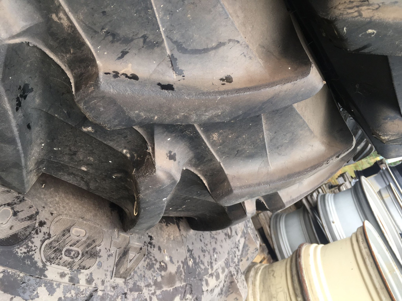 Trelleborg 480/70R42 14.9R30 - גלגלים וצמיגים: תמונה 4 Trelleborg 480/70R42 14.9R30 - גלגלים וצמיגים: תמונה 4