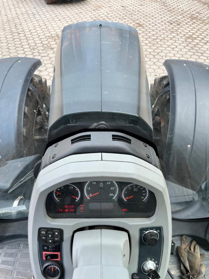 Valtra T214 Direct TwinTrac - טרקטור חקלאי: תמונה 2 Valtra T214 Direct TwinTrac - טרקטור חקלאי: תמונה 2