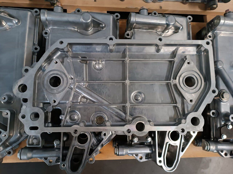 Scania HOUSING - מקרר שמן עבור משאית: תמונה 4 Scania HOUSING - מקרר שמן עבור משאית: תמונה 4