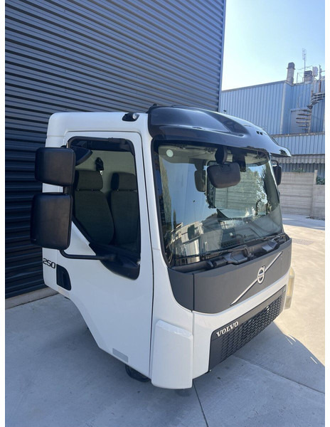 Volvo Day Cab - תא ופנים הרכב עבור משאית: תמונה 3 Volvo Day Cab - תא ופנים הרכב עבור משאית: תמונה 3