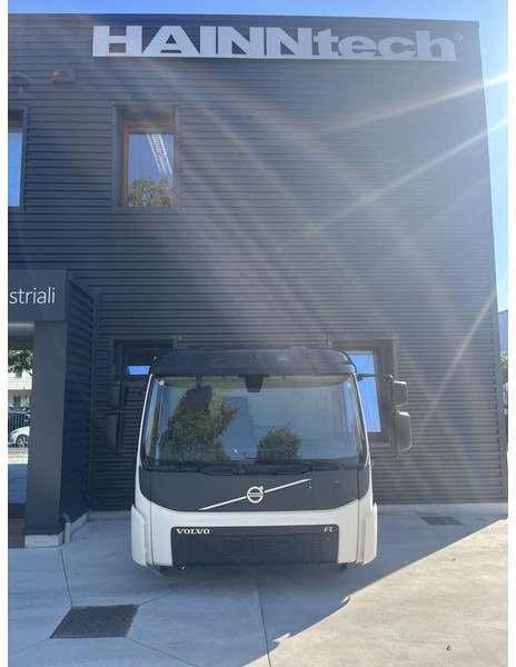 Volvo Day Cab - תא ופנים הרכב עבור משאית: תמונה 2 Volvo Day Cab - תא ופנים הרכב עבור משאית: תמונה 2