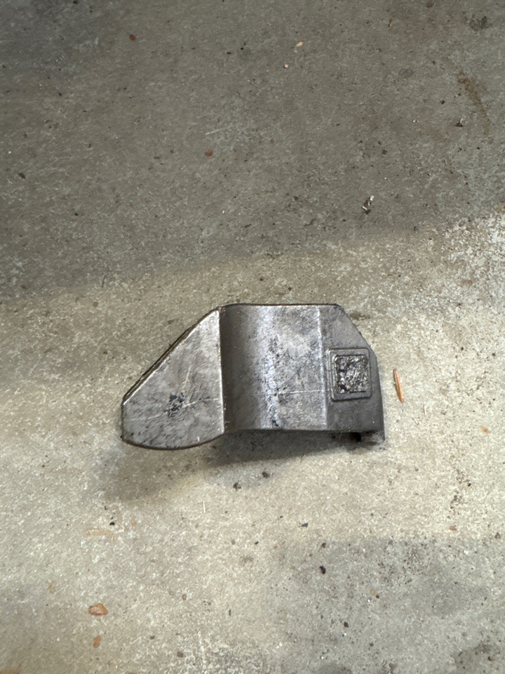 DAF BRACKET INJEKTOR 1791123 - מנוע וחלקים עבור משאית: תמונה 1 DAF BRACKET INJEKTOR 1791123 - מנוע וחלקים עבור משאית: תמונה 1