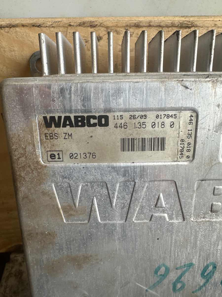 IVECO EBS ECU 4461350180 - מערכת חשמל עבור משאית: תמונה 2 IVECO EBS ECU 4461350180 - מערכת חשמל עבור משאית: תמונה 2