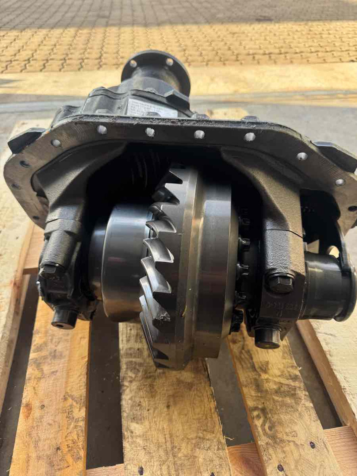 MAN DIFF HP-1352 - 6.824 // 81.35010-6195 - הילוך דיפרנציאלי עבור משאית: תמונה 1 MAN DIFF HP-1352 - 6.824 // 81.35010-6195 - הילוך דיפרנציאלי עבור משאית: תמונה 1