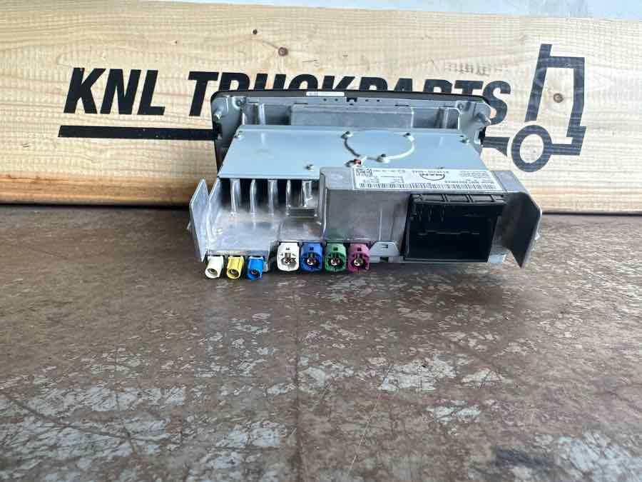 MAN RADIO / NAVI 81.28100-6043 - תא ופנים הרכב עבור משאית: תמונה 2 MAN RADIO / NAVI 81.28100-6043 - תא ופנים הרכב עבור משאית: תמונה 2