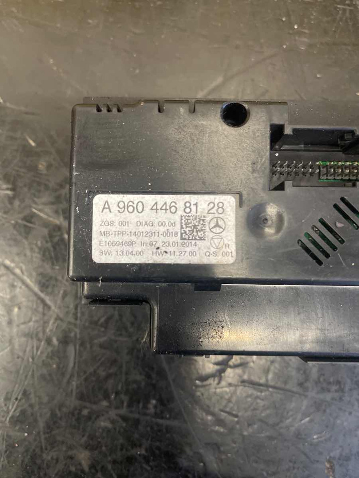 MERCEDES CLIMATE ECU A9604468128 - מערכת חשמל עבור משאית: תמונה 2 MERCEDES CLIMATE ECU A9604468128 - מערכת חשמל עבור משאית: תמונה 2