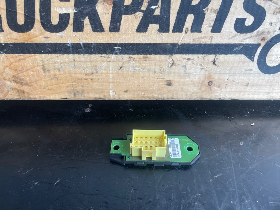 MERCEDES ELECTRICAL CONNECTOR A0275451526 - מערכת חשמל עבור משאית: תמונה 1 MERCEDES ELECTRICAL CONNECTOR A0275451526 - מערכת חשמל עבור משאית: תמונה 1