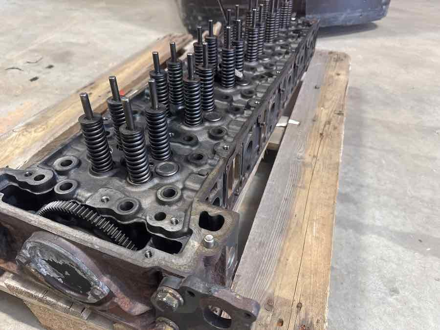 MERCEDES SETRA CYLINDERHEAD A4710102720 - ראש צילינדר עבור אוטובוס: תמונה 2 MERCEDES SETRA CYLINDERHEAD A4710102720 - ראש צילינדר עבור אוטובוס: תמונה 2
