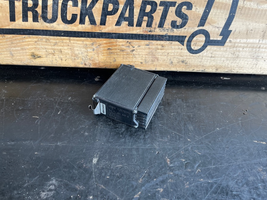 MERCEDES VOLTAGE CONVERTER A0005429125 - מערכת חשמל עבור משאית: תמונה 2 MERCEDES VOLTAGE CONVERTER A0005429125 - מערכת חשמל עבור משאית: תמונה 2