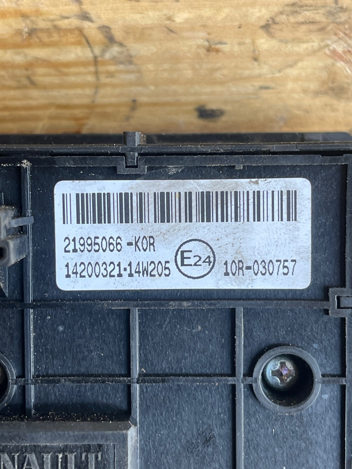 RENAULT ECU 7421995066 - תא ופנים הרכב עבור משאית: תמונה 2 RENAULT ECU 7421995066 - תא ופנים הרכב עבור משאית: תמונה 2