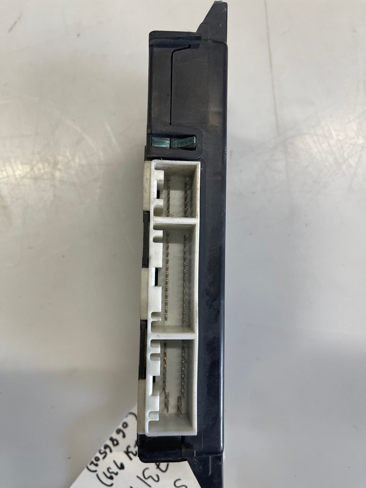 SCANIA ECU LAS 1731939 - מערכת חשמל עבור משאית: תמונה 2 SCANIA ECU LAS 1731939 - מערכת חשמל עבור משאית: תמונה 2