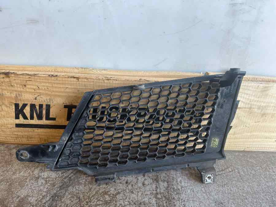 SCANIA FRONT MESH 2307647 - גוף וחלק חיצוני עבור משאית: תמונה 2 SCANIA FRONT MESH 2307647 - גוף וחלק חיצוני עבור משאית: תמונה 2