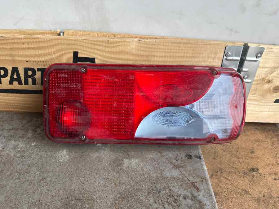 SCANIA REAR LAMP 2129987 - אורות/ תאורה עבור משאית: תמונה 1 SCANIA REAR LAMP 2129987 - אורות/ תאורה עבור משאית: תמונה 1