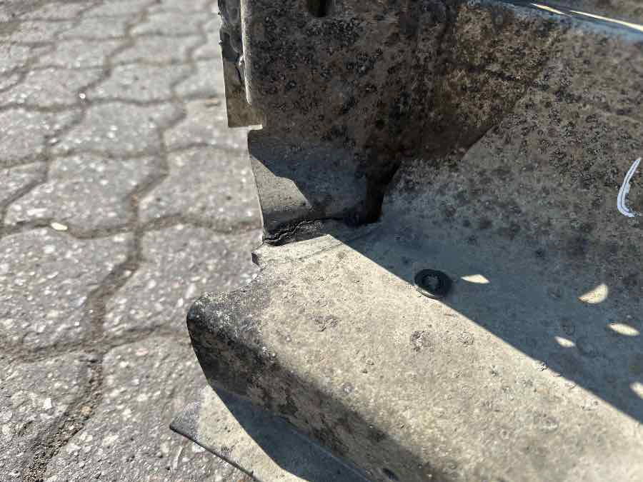VOLVO BUMPER 84210166 - גוף וחלק חיצוני עבור משאית: תמונה 3 VOLVO BUMPER 84210166 - גוף וחלק חיצוני עבור משאית: תמונה 3