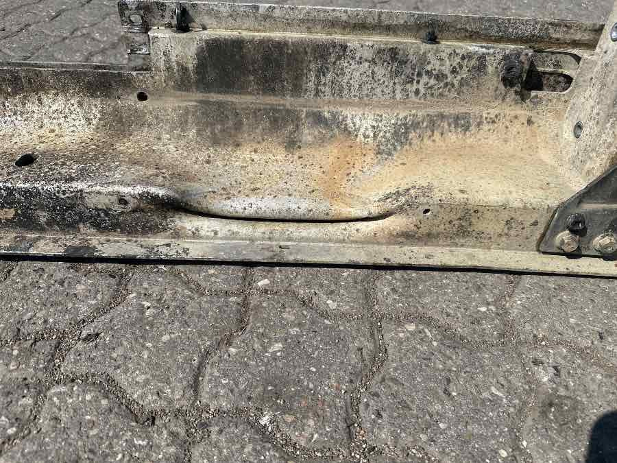VOLVO BUMPER 84210166 - גוף וחלק חיצוני עבור משאית: תמונה 2 VOLVO BUMPER 84210166 - גוף וחלק חיצוני עבור משאית: תמונה 2